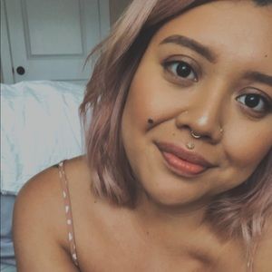 Meet your Posher, Laura